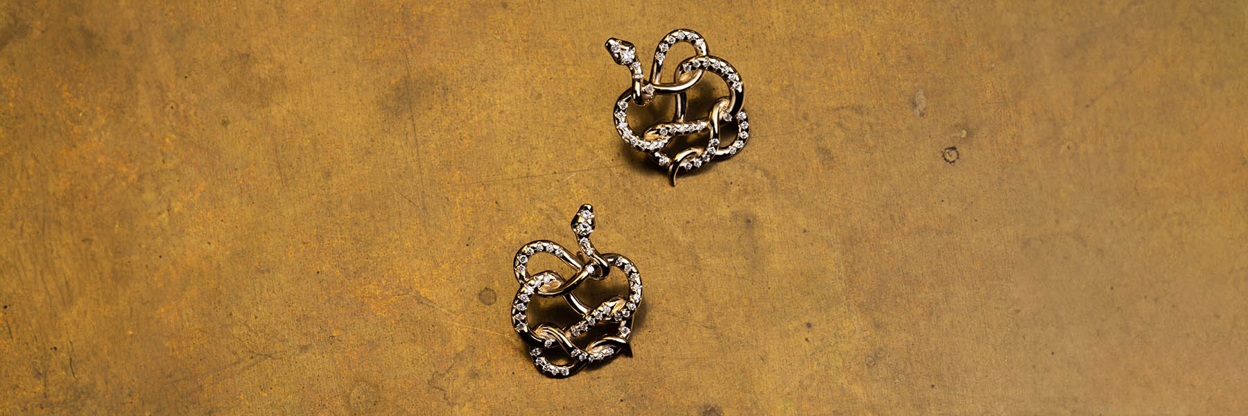 SNAKE KNOT / スネークノット