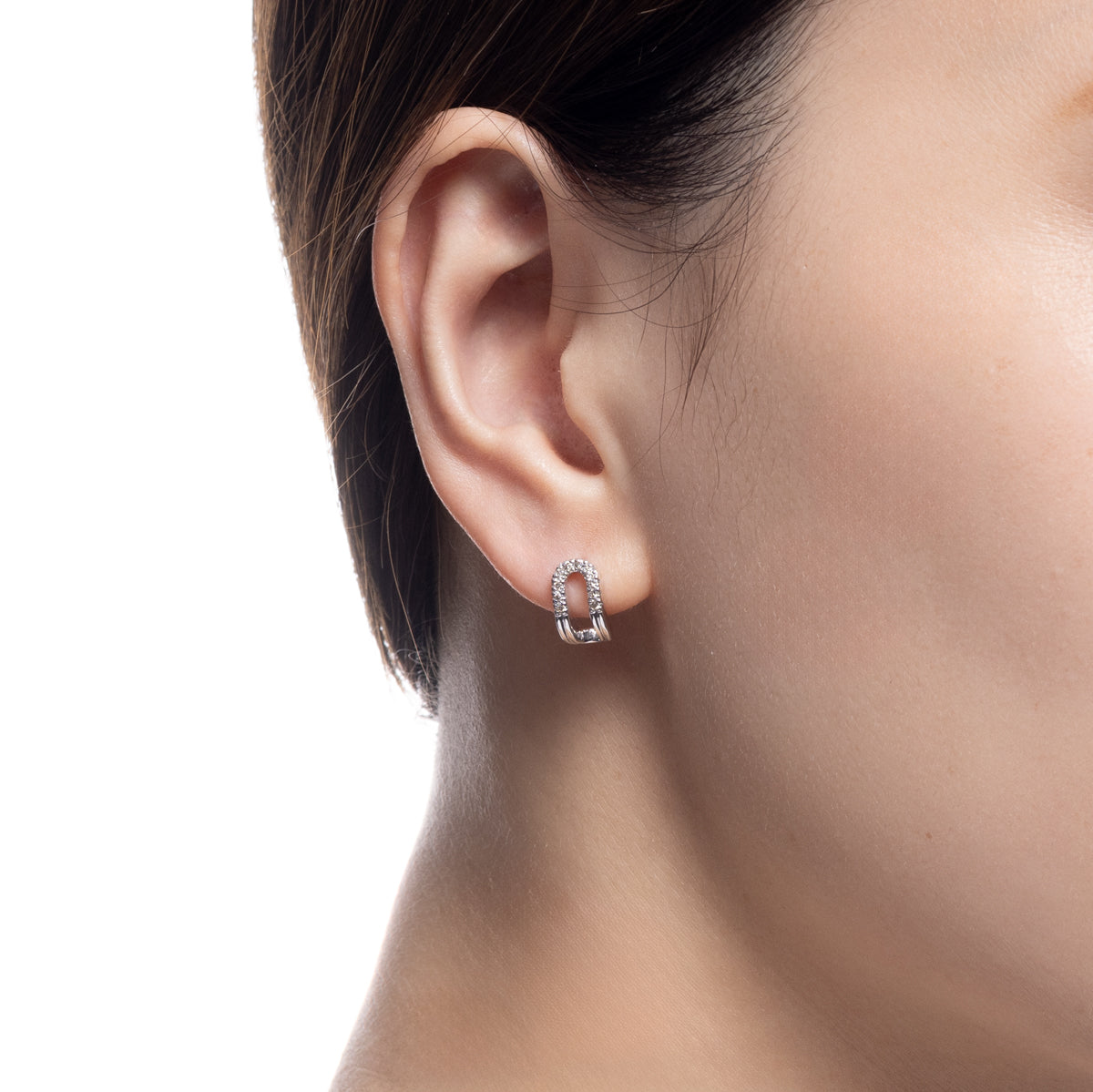 Beluga オブロング ダイヤモンド ピアス