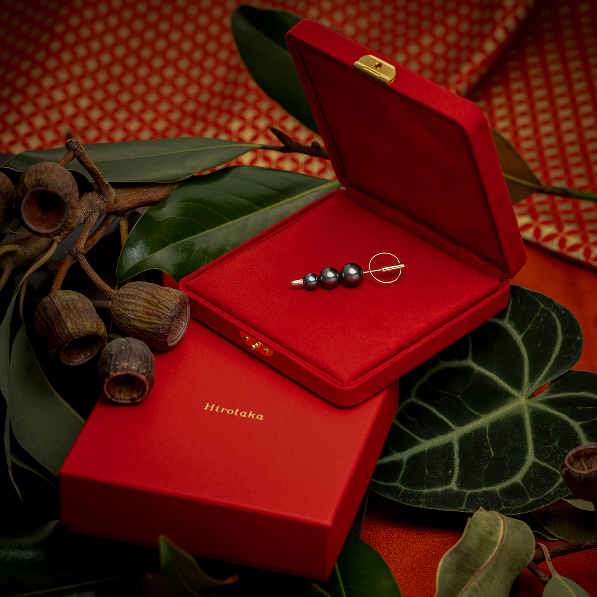 【HOLIDAY COFFRET】 PUNCTURE バック スピア ドアノッカー タヒチパール ピアス