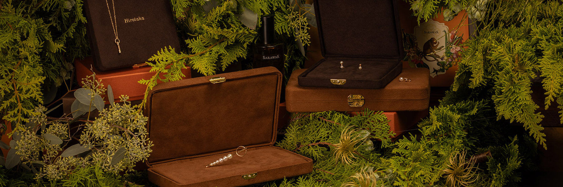 HOLIDAY COFFRET