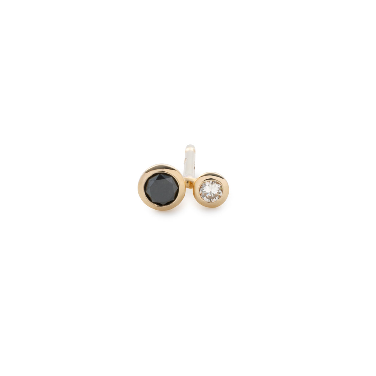 DROSERA ブラックダイヤモンド ＆ ダイヤモンド スタッド ピアス